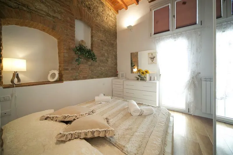 Apartments Officina 360 - Ponte Vecchio Florence